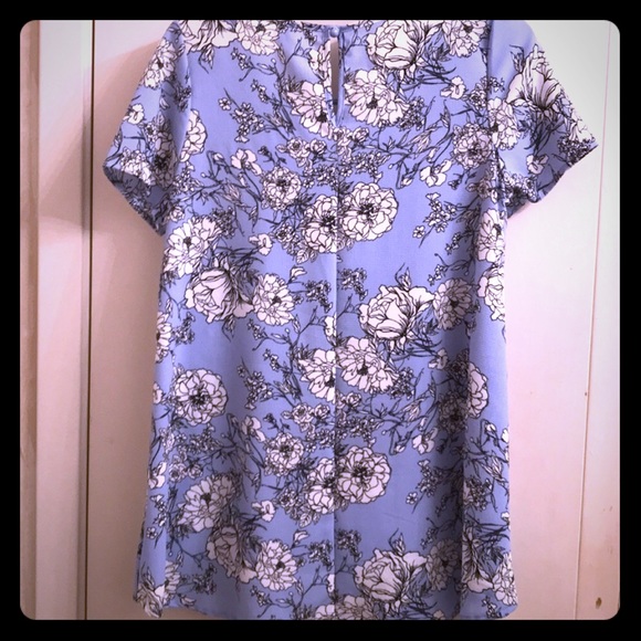 Ces Femee.   Beauty <>  Classy Floral Blouse - Picture 2 of 4